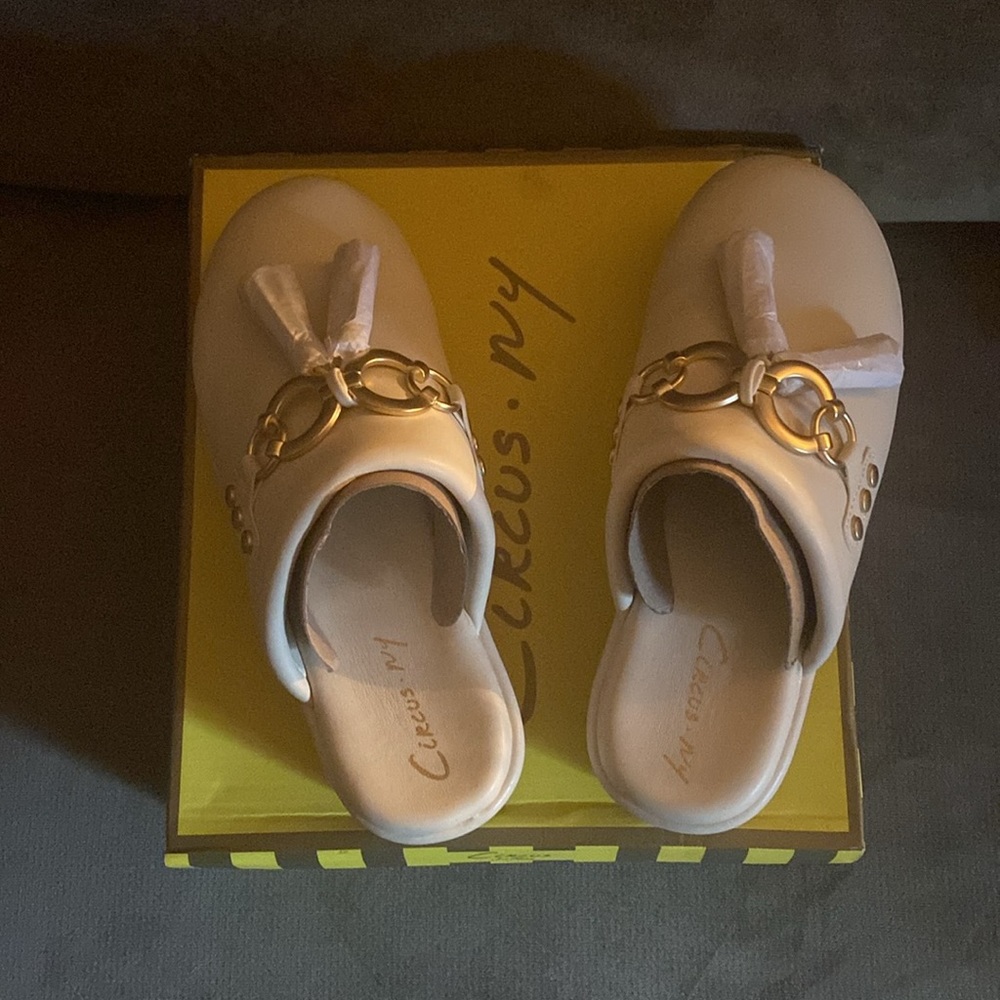 Womens Clogs - Picture 3 of 8